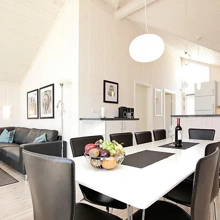 Semesterbostad Scandinavian For Six Guests